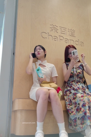 XM232白色连衣裙小姐姐奶茶店买奶茶，白色内内