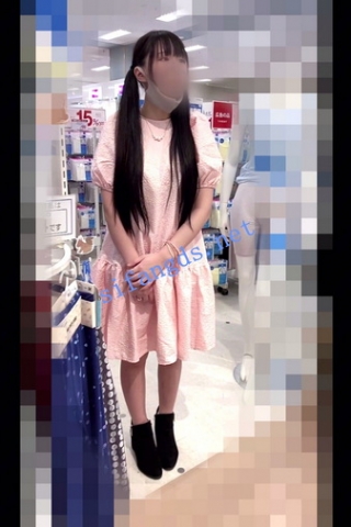 【日产精选】115清纯小学妹店员不穿内衣配粉色蕾丝丁字