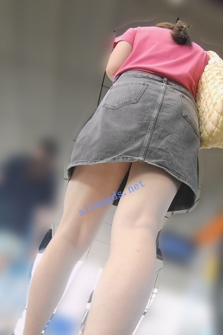 『D·D』-183-玫红T恤，深灰短裙，白内