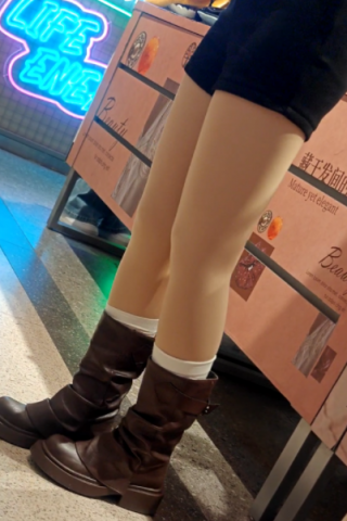 4k街拍肉黑丝合集